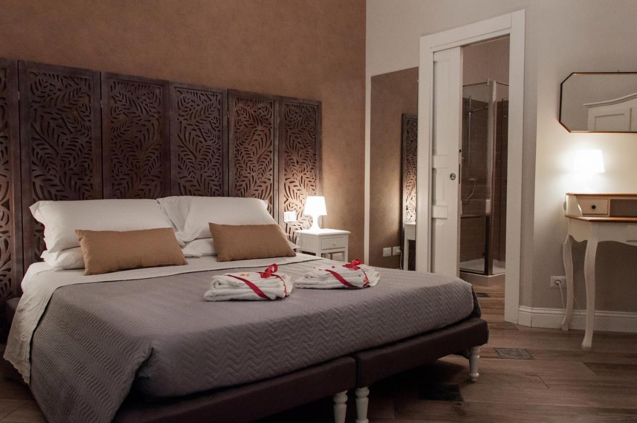 Hotel Real Giardinetto A Toledo à Naples Extérieur photo