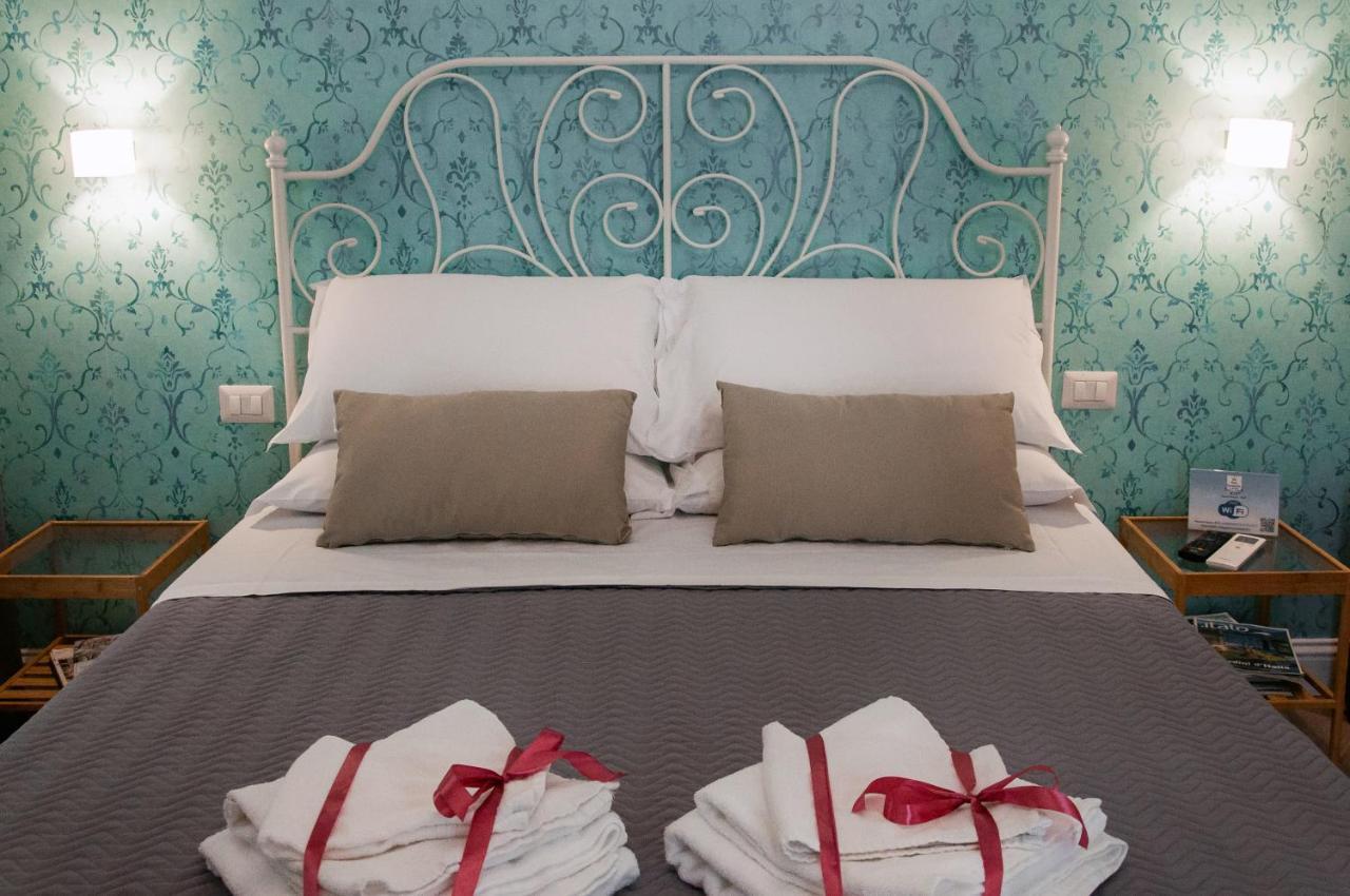 Hotel Real Giardinetto A Toledo à Naples Extérieur photo